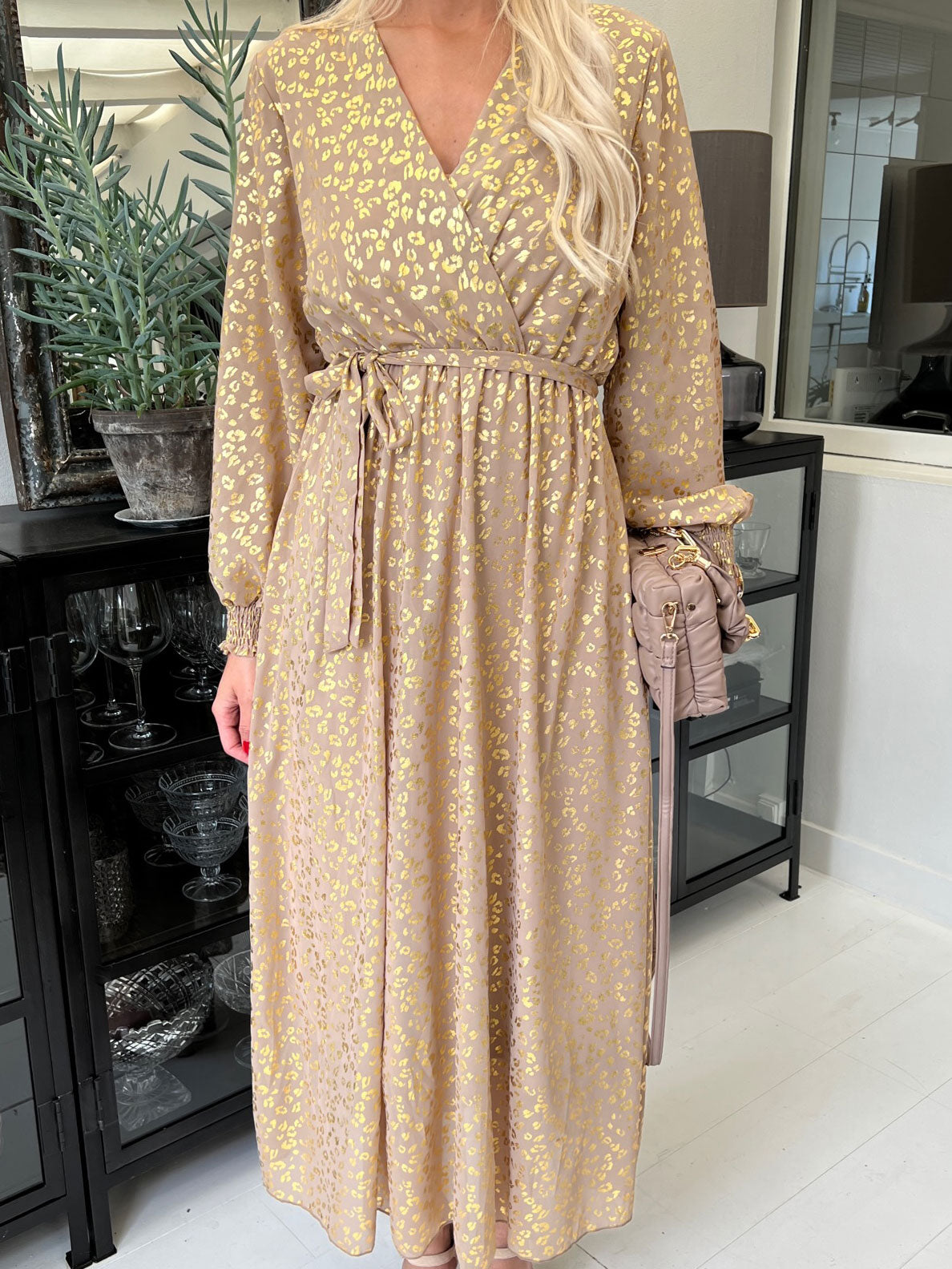 Melisse - Klänning med leopardtryck och resår under bysten